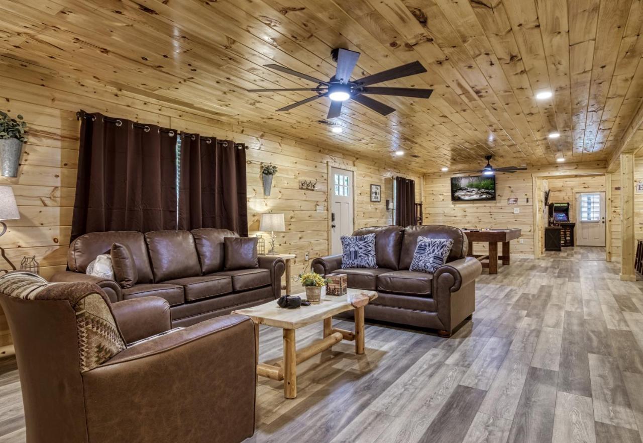 Hidden Creek, Pool Table, Hot Tub, 1089 Free Tickets Each Paid Day, Dollywood And More Gatlinburg Exterior foto
