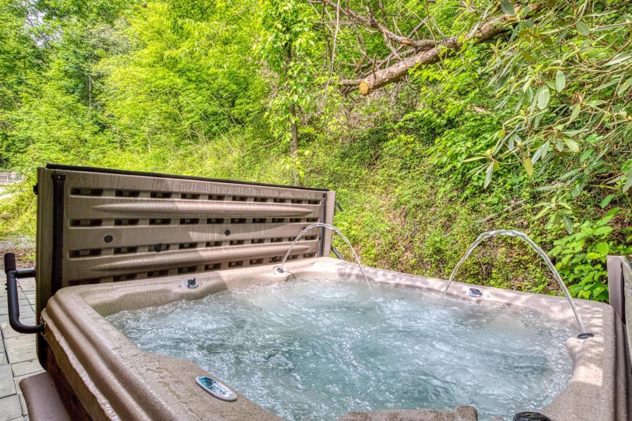 Hidden Creek, Pool Table, Hot Tub, 1089 Free Tickets Each Paid Day, Dollywood And More Gatlinburg Exterior foto